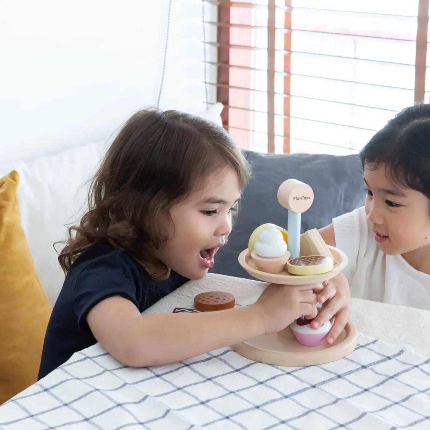 Bakery Stand & Dessert Set Wood Toy for Toddlers