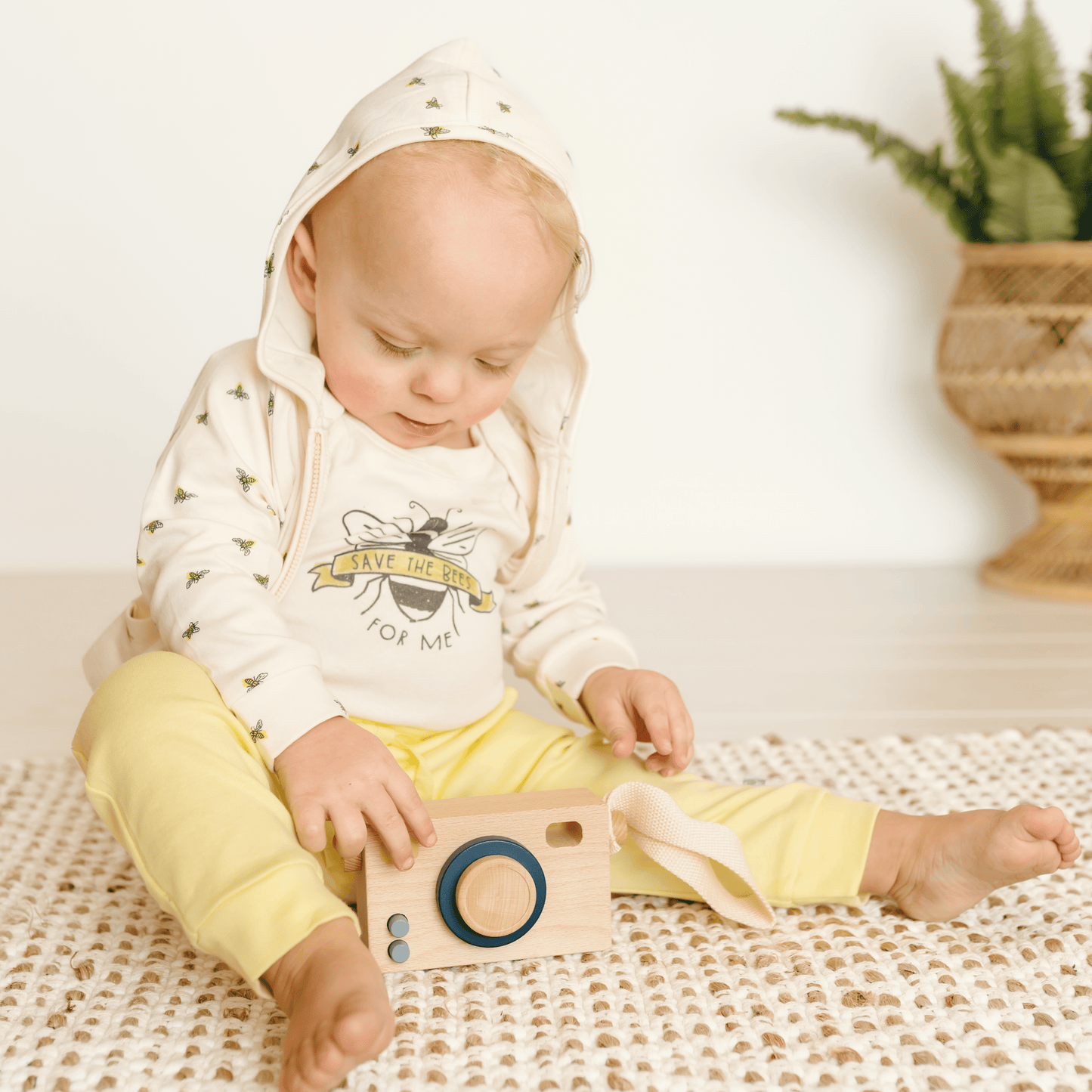 Organic Graphic Baby Bodysuit - Save the Bees