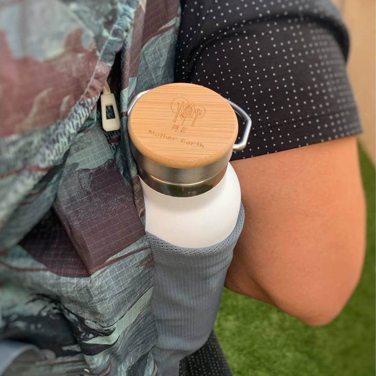 Stainless Steel Reusable Water Bottle with Bamboo Lid - White