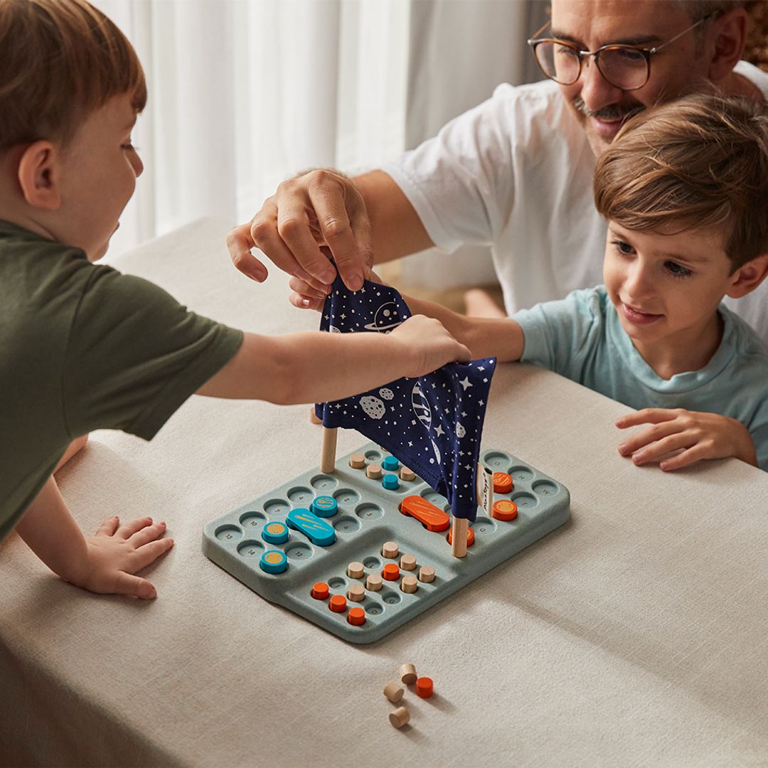 Guess My Planet Wooden Toy Game Set