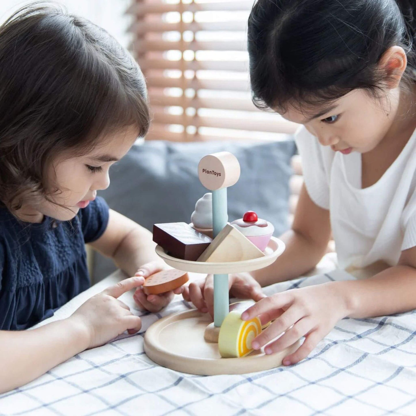 Bakery Stand & Dessert Set Wood Toy for Toddlers