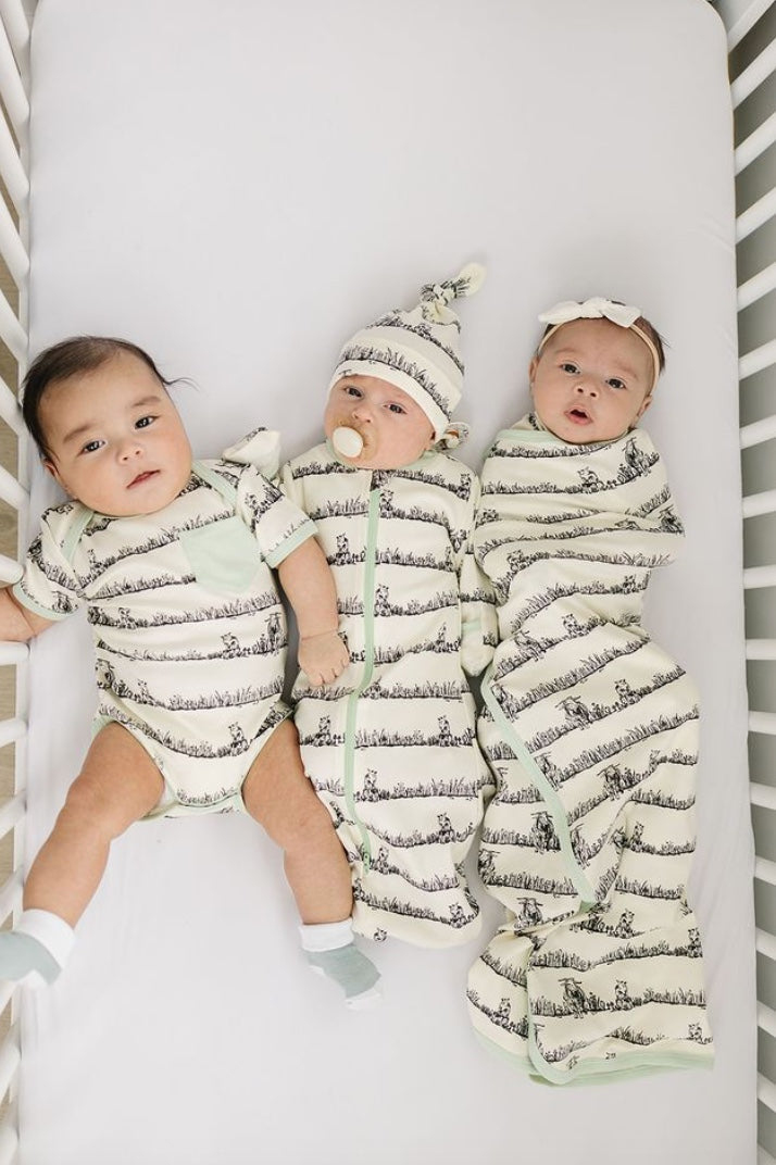 Organic Short Sleeve Baby Bodysuit - Billie & Kid