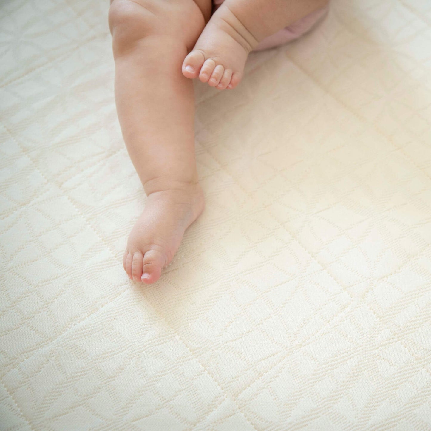 Organic Breathable Ultra Baby Crib Mattress (2-Stage)