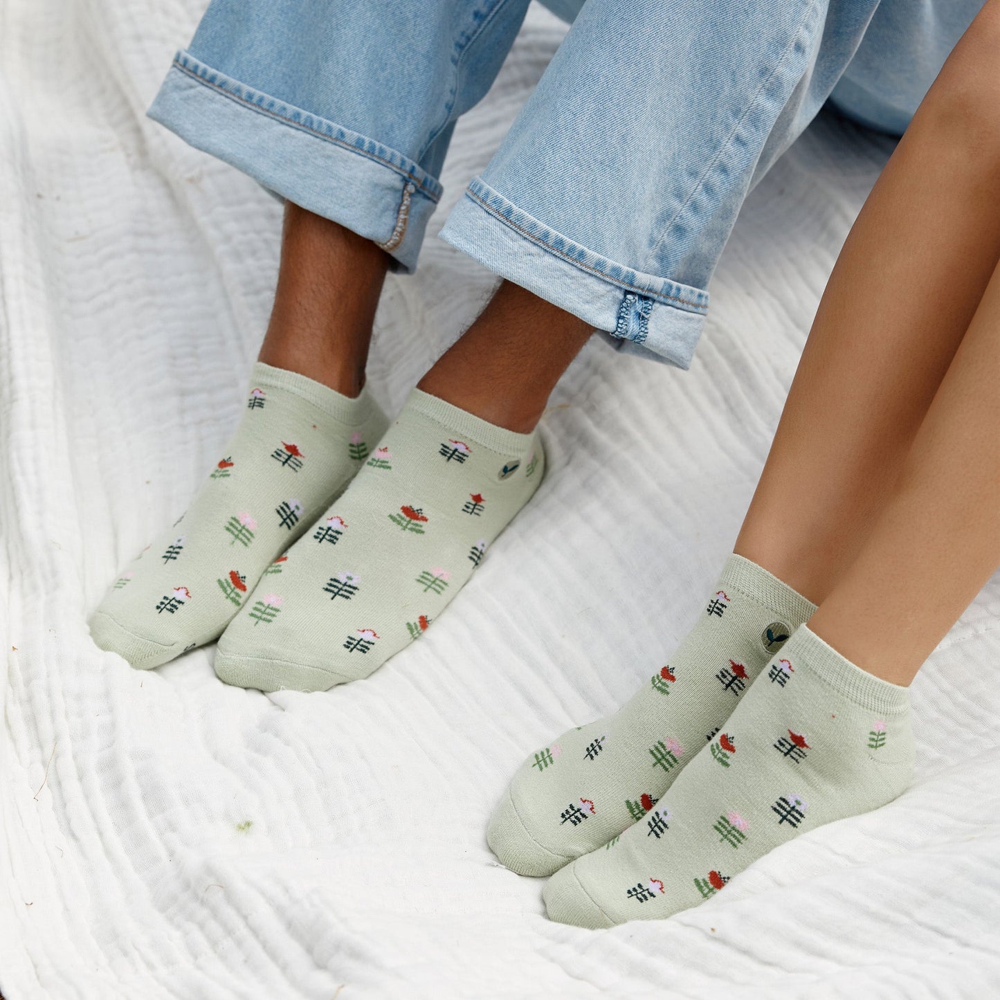 Adult Socks that Plant Trees