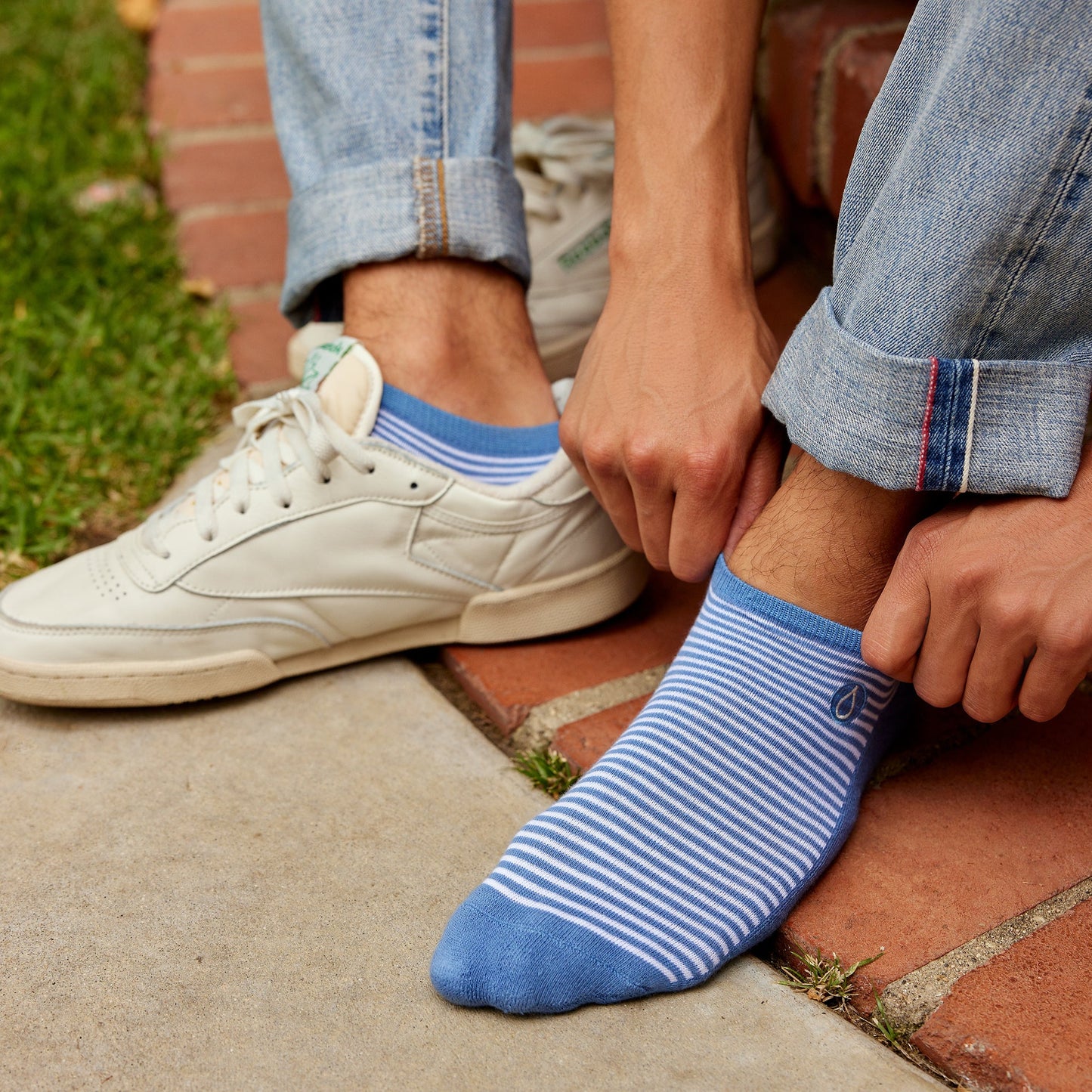 Adult Socks that Give Water