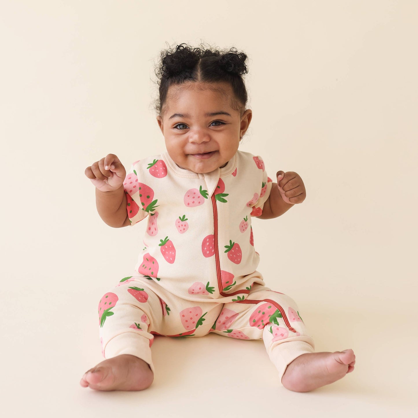 Organic Baby Short Sleeve Zip Romper - Strawberries