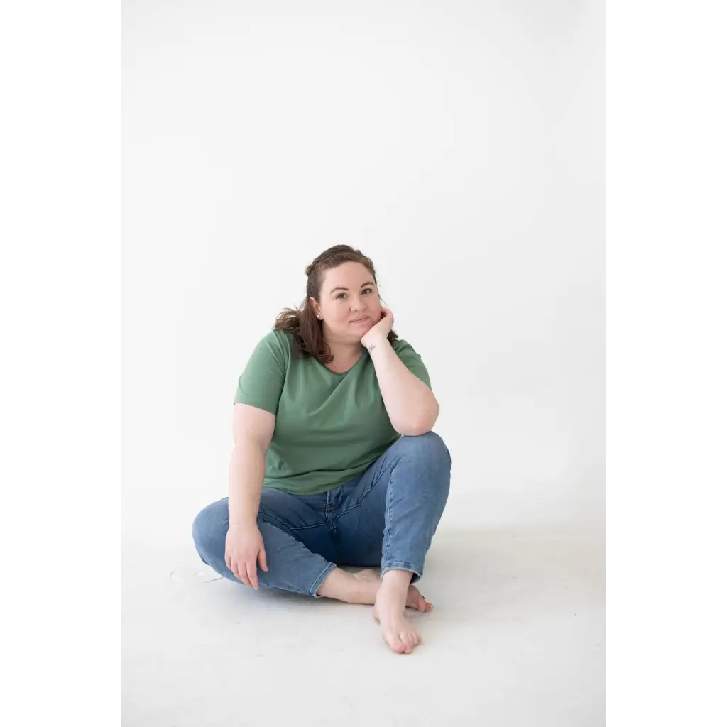 The Mom Tee in Dark Ivy