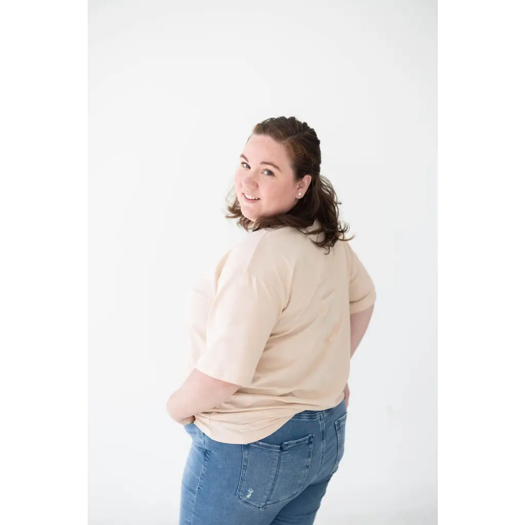 The Mom Tee in Shifting Sand